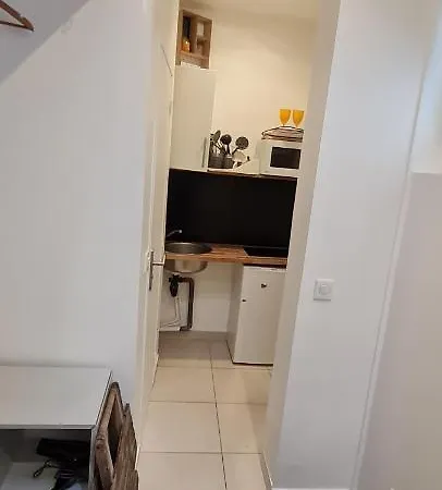 Cosy Studio In Montmartre-3